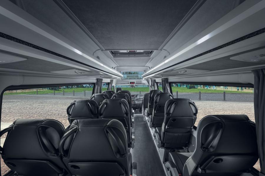 Интерьер Iveco Daily Tourys 2017 года  (фото 6 из 9)